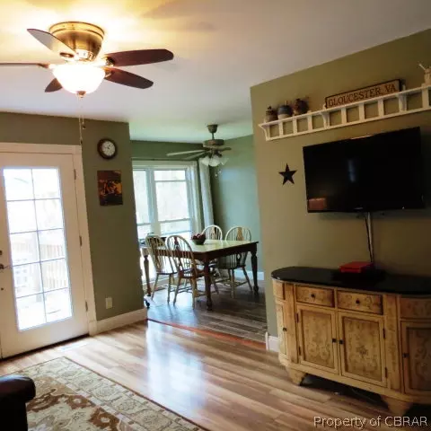 7406 Battery Dr, Gloucester Point, VA 23062 photo 3