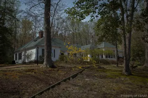185 Walden Dr, Weems, VA 22576 photo 23