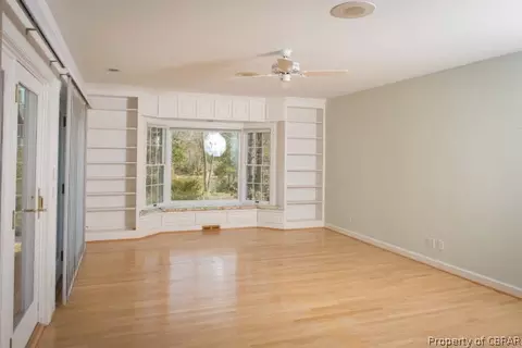 185 Walden Dr, Weems, VA 22576 photo 8