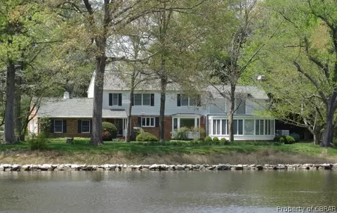 5597 Paynes Point Rd, Gloucester, VA 23061 photo 1