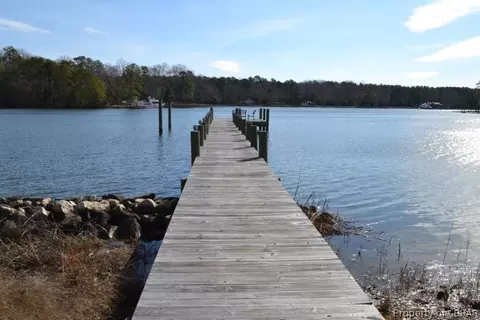 5597 Paynes Point Rd, Gloucester, VA 23061 photo 7