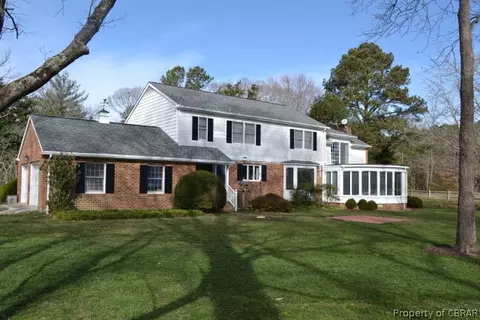 5597 Paynes Point Rd, Gloucester, VA 23061 photo 3