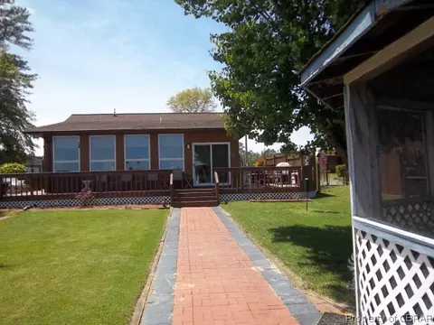 12153 Roane Ave, Gloucester, VA 23061 photo 4