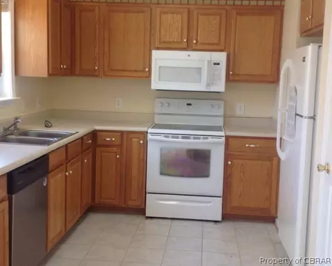 12299 Beech Trl, Gloucester, VA 23061 photo 2