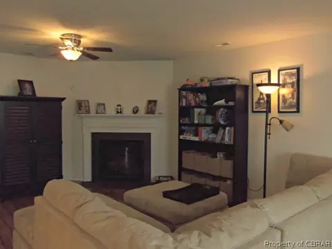 7363 Jeanne Dr, Gloucester, VA 23061 photo 3