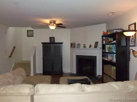 7363 Jeanne Dr, Gloucester, VA 23061 photo 2
