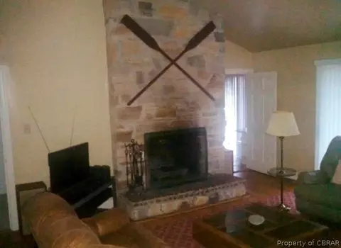 955 Robinson Ln, Topping, VA 23169 photo 7