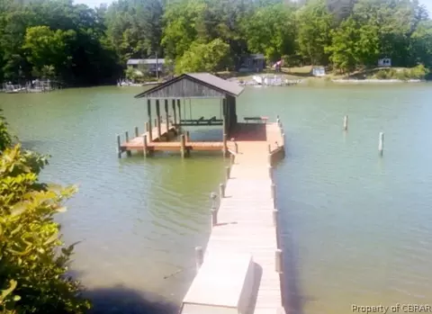 955 Robinson Ln, Topping, VA 23169 photo 3