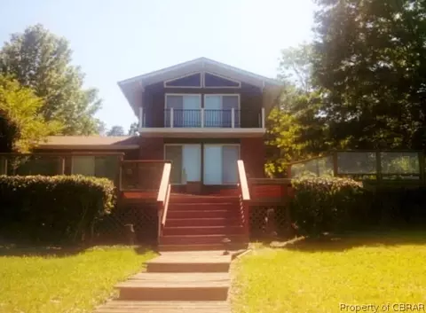955 Robinson Ln, Topping, VA 23169 photo 2