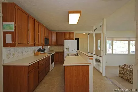 11616 Parnassus Ln, Gloucester, VA 23061 photo 8