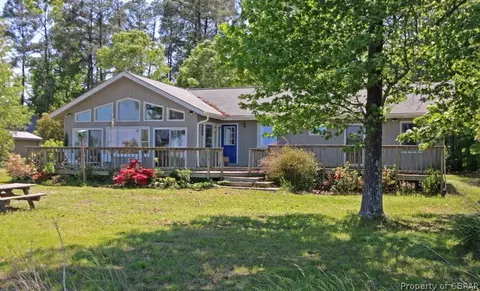 11616 Parnassus Ln, Gloucester, VA 23061 photo 1