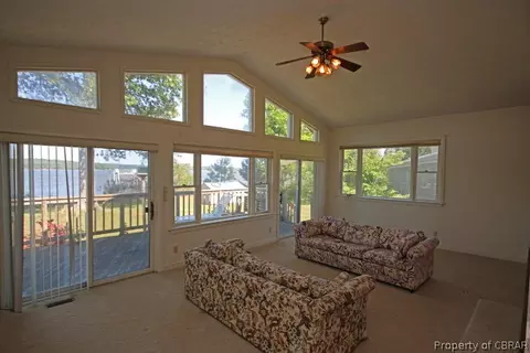 11616 Parnassus Ln, Gloucester, VA 23061 photo 13