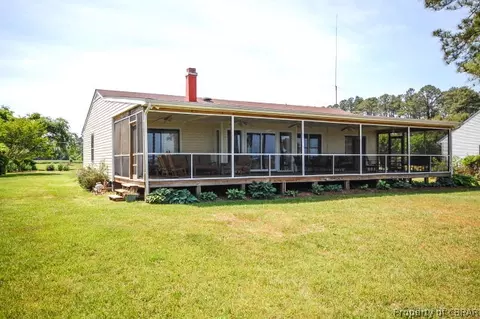 54 Clarke Rd, Topping, VA 23169 photo 5