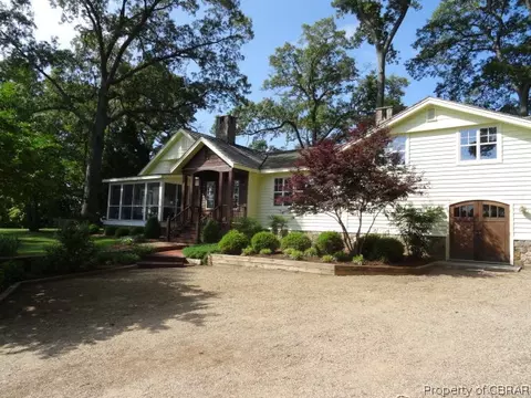 4456 Hermitage Ln, Gloucester, VA 23061 photo 2