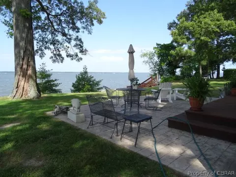 4456 Hermitage Ln, Gloucester, VA 23061 photo 3