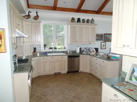 4456 Hermitage Ln, Gloucester, VA 23061 photo 9