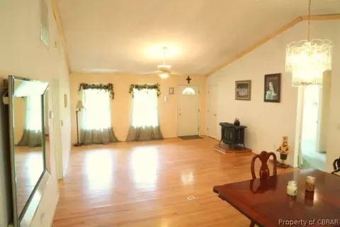 9235 Marfield Dr, Gloucester, VA 23061 photo 2