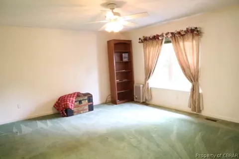 9235 Marfield Dr, Gloucester, VA 23061 photo 6