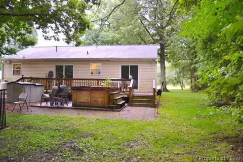 6153 Fletcher Rd, Gloucester, VA 23061 photo 8