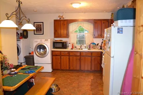 6153 Fletcher Rd, Gloucester, VA 23061 photo 3