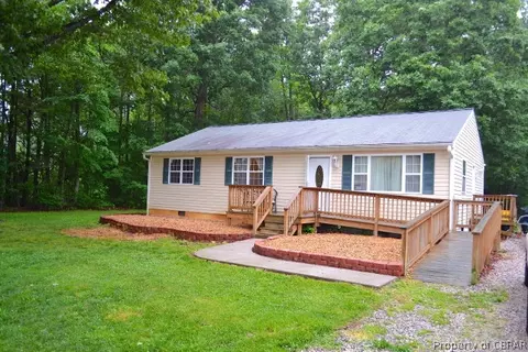 6153 Fletcher Rd, Gloucester, VA 23061 photo 1