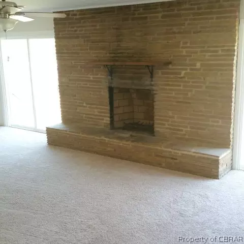 1611 Greate Rd, Gloucester Point, VA 23062 photo 3