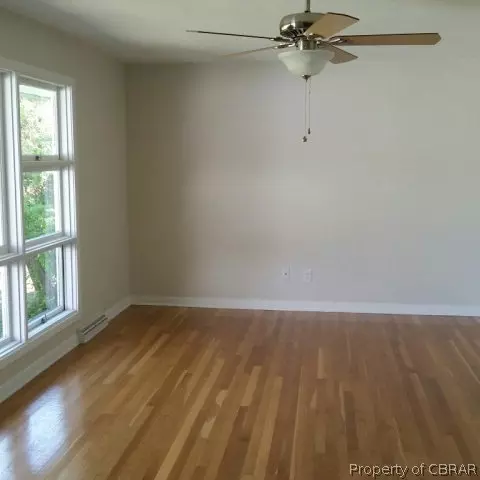 1611 Greate Rd, Gloucester Point, VA 23062 photo 4