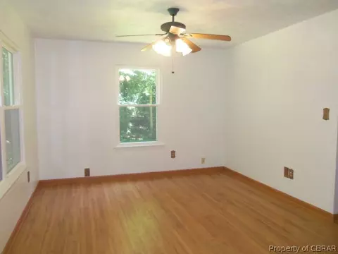 8787 Marlfield Rd, Gloucester, VA 23061 photo 4