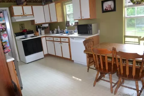 8373 Kitchener Dr, Gloucester, VA 23061 photo 3