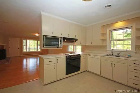 6298 Ware Point Rd, Gloucester, VA 23061 photo 8