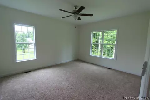 7170 Jason Dr, Gloucester, VA 23061 photo 2