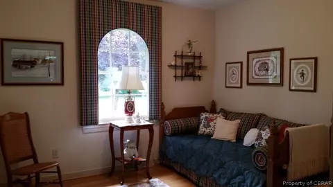 1769 Gloucester Rd, Gloucester Point, VA 23062 photo 8