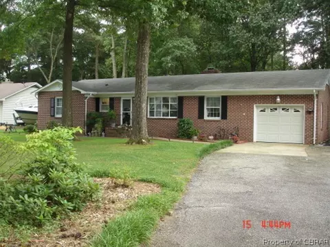 8280 Circle Dr, Hayes, VA 23072 photo 1