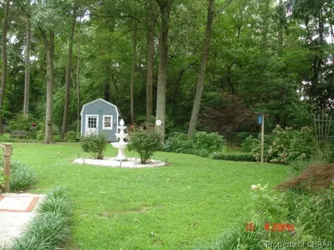 8280 Circle Dr, Hayes, VA 23072 photo 11
