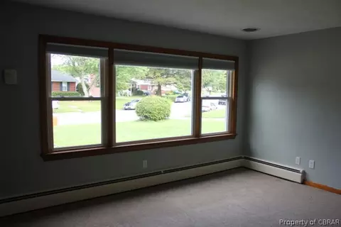 33 Markham Dr, Hampton, VA 23669 photo 8
