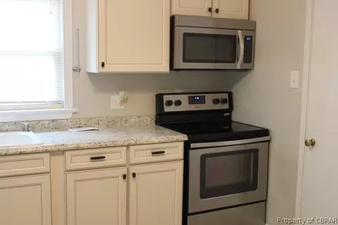 33 Markham Dr, Hampton, VA 23669 photo 3