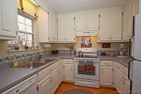 7253 Botetourt Ave, Gloucester, VA 23061 photo 7