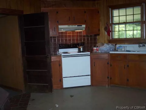 7990 Ark Rd, Gloucester, VA 23061 photo 3