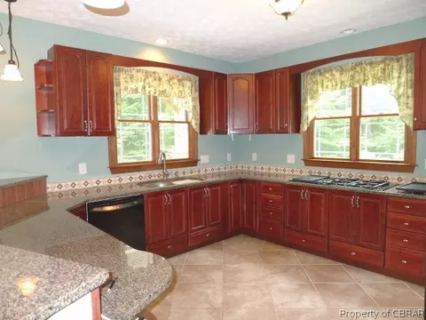 7331 Wilson Cir, Gloucester, VA 23061 photo 2