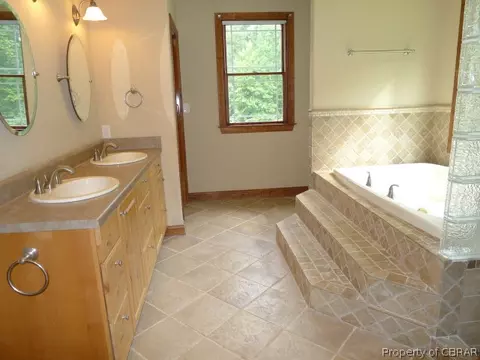 7331 Wilson Cir, Gloucester, VA 23061 photo 6