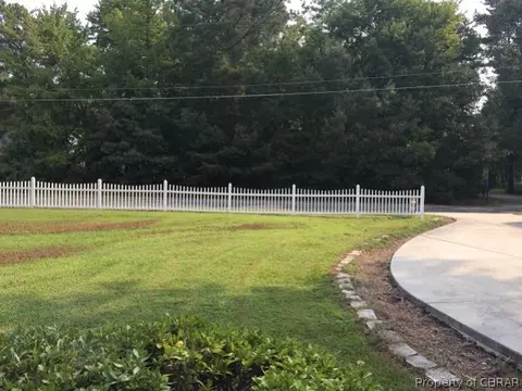 9342 Marlfield Rd, Gloucester, VA 23061 photo 3