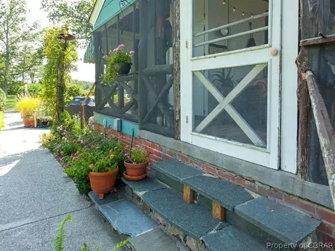 938 Plainview Rd, Topping, VA 23169 photo 6