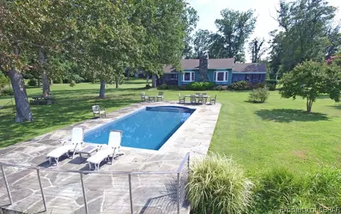 938 Plainview Rd, Topping, VA 23169 photo 4