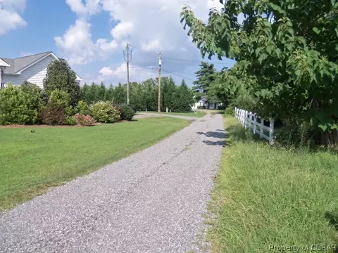 4012 Hickory Fork Rd, Gloucester, VA 23061 photo 2