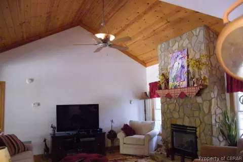 5472 Gum Fork Rd, Gloucester, VA 23061 photo 2