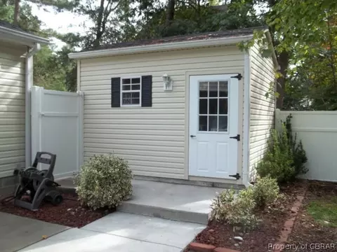 8068 Kitchener Dr, Gloucester, VA 23061 photo 9
