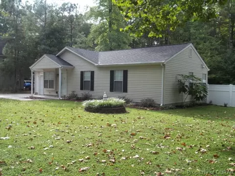 8068 Kitchener Dr, Gloucester, VA 23061 photo 4