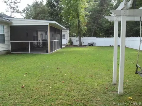 8068 Kitchener Dr, Gloucester, VA 23061 photo 12