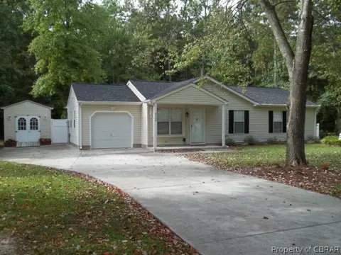 8068 Kitchener Dr, Gloucester, VA 23061 photo 1