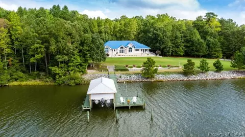 11078 Eventide Ln, Gloucester, VA 23061 photo 1